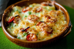 Macaroni cheese with peas and sweetcorn